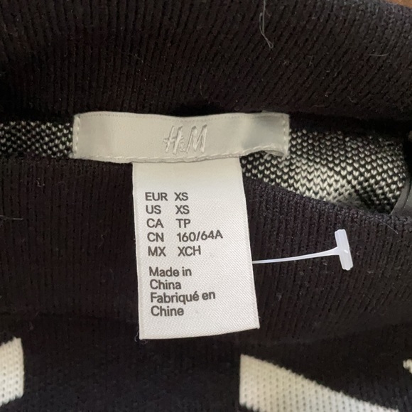 H&M black and white Aztec print skirt - Picture 4 of 4